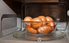 Cozinhar Batata Em Microondas: Um Guia Rápido e Fácil